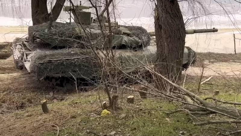 T-90: „ostatni krok” przed masową produkcją seryjną T-14 „Armata”