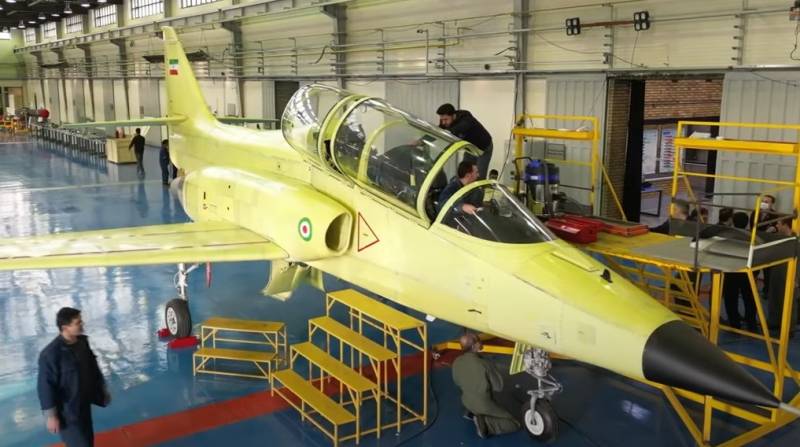 Выступит в роли штурмовика: в воздух поднялся второй прототип иранского реактивного самолета Jasin