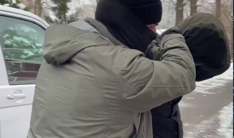 Сотрудники ФСБ задержали россиянина, готовившего теракт на железной дороге по заданию украинских спецслужб