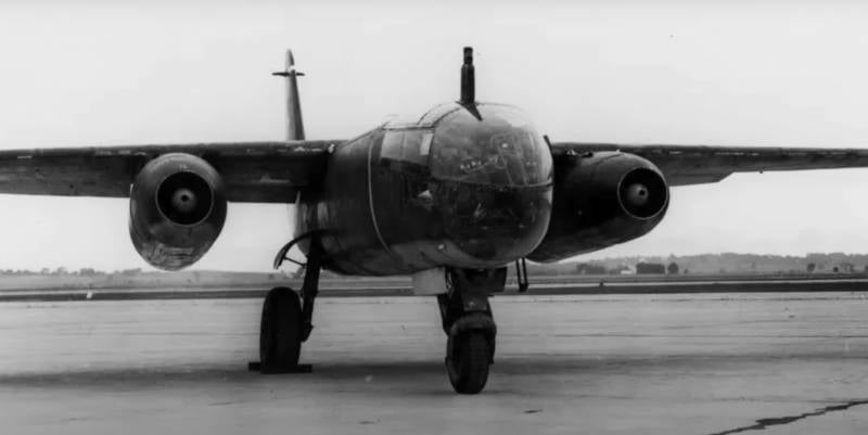 अराडो एआर 234, वी-1 - एक हथियार जिसे तीसरे रैह ने द्वितीय विश्व युद्ध के अंतिम वर्षों में ग्रेट ब्रिटेन के खिलाफ इस्तेमाल किया था