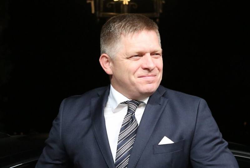 O primeiro-ministro eslovaco discutiu com o embaixador russo as perspectivas das relações após o fim da crise ucraniana, tendo anteriormente apelado ao Ocidente para que admitisse a derrota