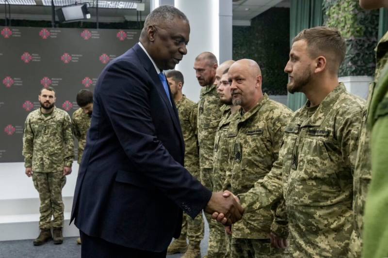 Пресса США: Прибывший в Киев глава Пентагона потребовал от генералов ВСУ план «зимней кампании»