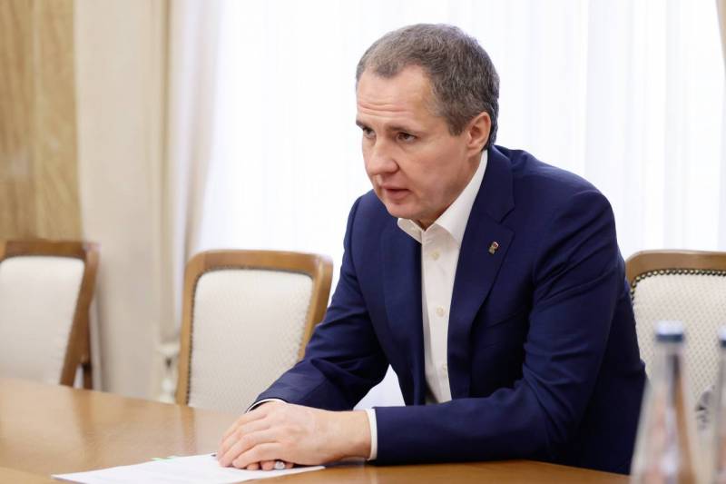 Il governatore della regione di Belgorod ha riferito di un attacco di droni e di bombardamenti di artiglieria contro le forze armate ucraine nella città di Shebekino