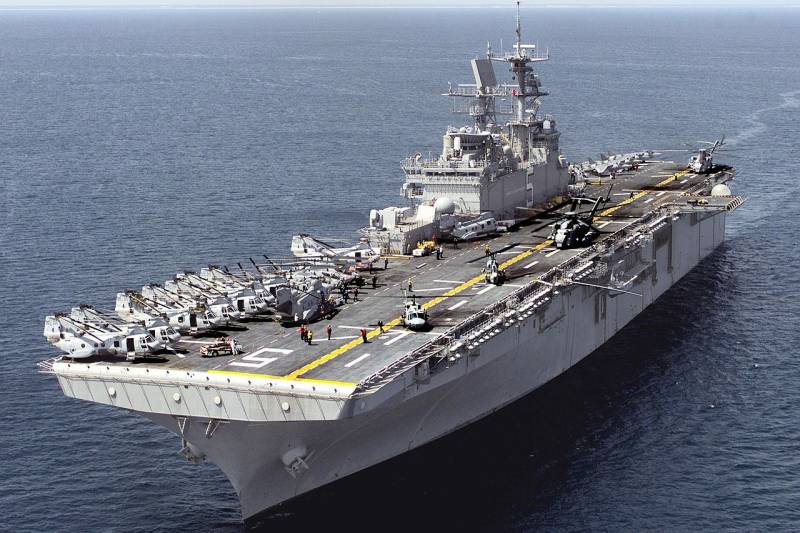 На Ближнем Востоке ВМС США готовятся применить дальнобойные боеприпасы AGM-154
