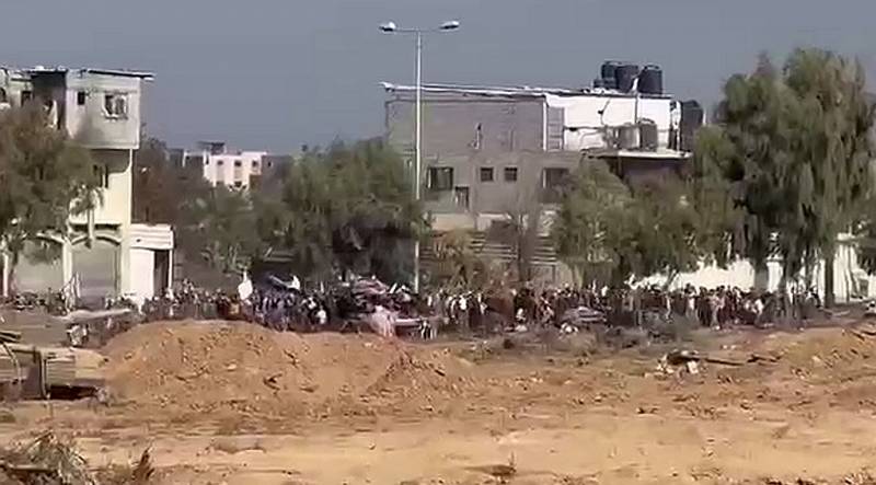 ガザ地区の北から南へパレスチナ人を避難させる映像が公開された