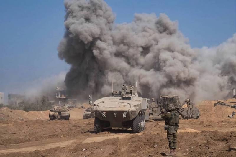 İsrail'in en yeni zırhlı personel taşıyıcısı "Eitan" Gazze Şeridi'nde görüldü