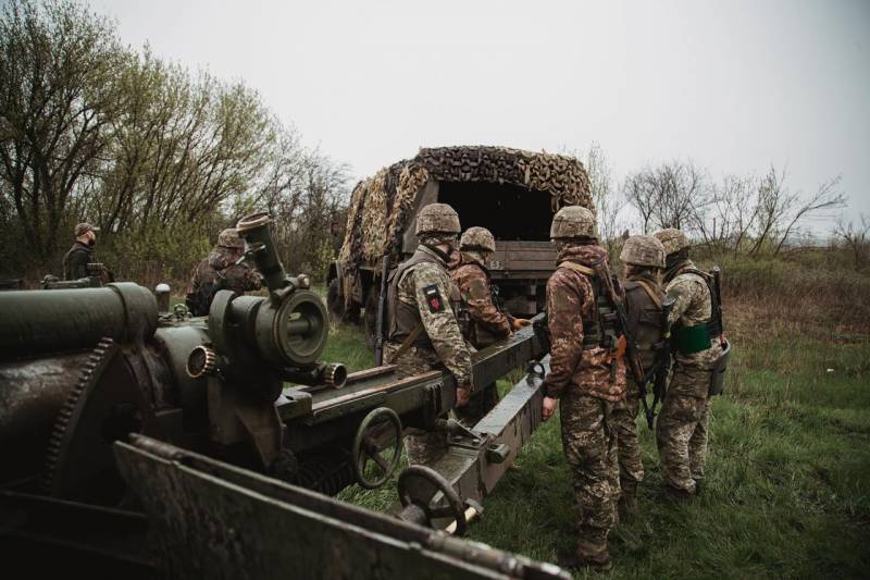 Ex-embaixador dos EUA na OTAN: O Ocidente deve abandonar a ideia de restaurar as fronteiras da Ucrânia