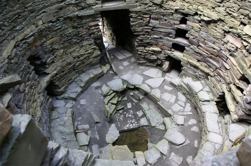 Expedition to the ancestors. Round broch – a house for permanent residence - AMZ Newspaper