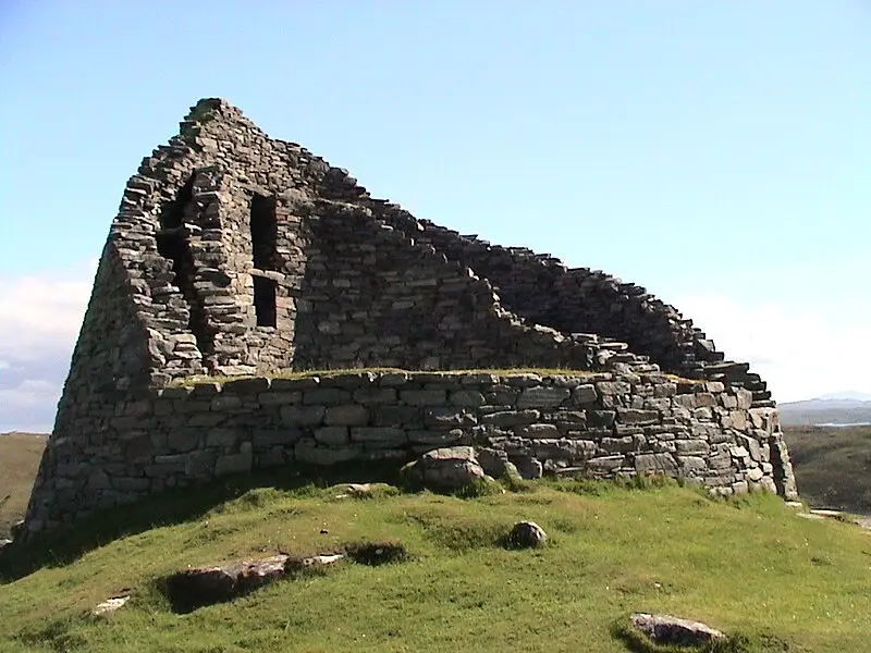 Expedition to the ancestors. Round broch – a house for permanent residence - AMZ Newspaper