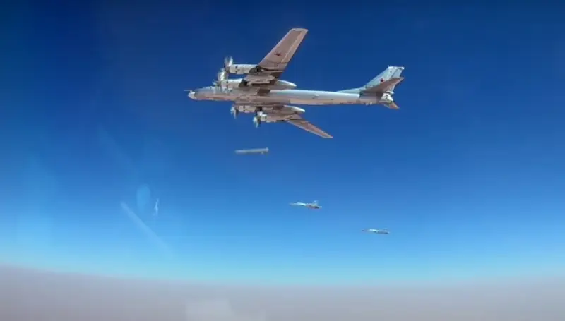 Воздушные силы ВСУ сообщают о летящих российских ракетах, взрывы звучат в Киеве