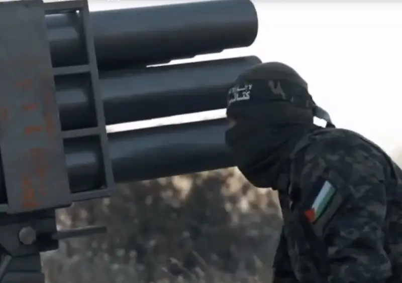 Военное крыло ХАМАС ударило по израильскому городу Сдерот из ракетного комплекса малой дальности «Раджум»