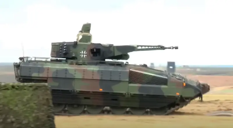 «Боевые действия на Украине показали, что воевать без дополнительной защиты бронетехники уже нельзя»  - греческие эксперты о модернизации БМП Puma и танков Leopard