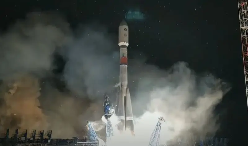 С космодрома Плесецк стартовала ракета-носитель «Союз-2.1б» с космическим аппаратом военного назначения