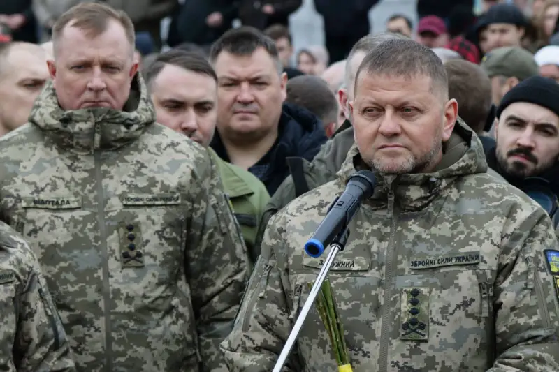 Главком ВСУ выставил Зеленского в неприглядном виде, заявив, что озвучивать цифры по мобилизации - военная тайна