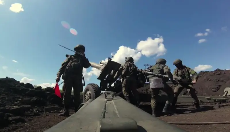 Артиллерия ВС РФ нанесла удар по колонне танков и боевых машин пехоты ВСУ на Запорожском направлении