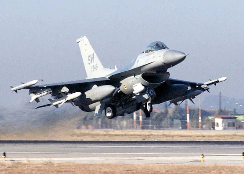 Воздушные силы Украины опровергли информацию о передаче стране истребителей F-16 до конца текущего года