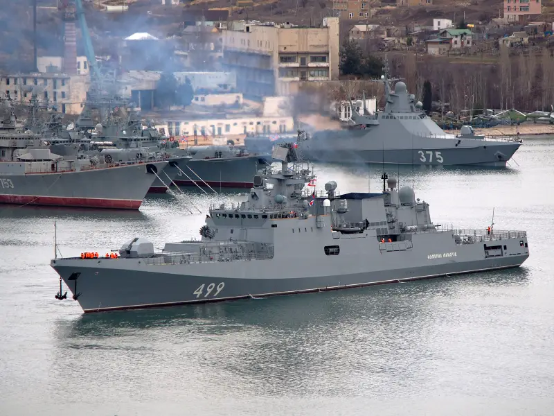 Фрегату «Адмирал Макаров» Черноморского флота присвоено почётное звание «гвардейский»