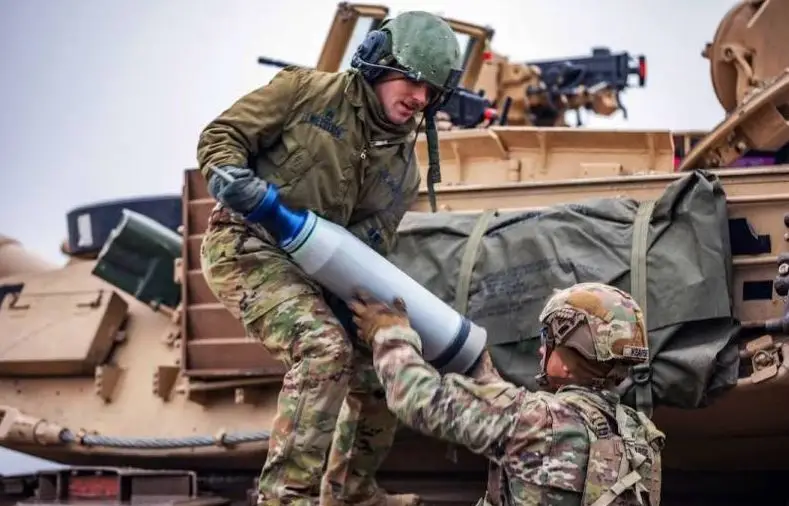 Директор по бюджету Белого дома заявила, что у США до конца года закончатся средства на финансирование Украины