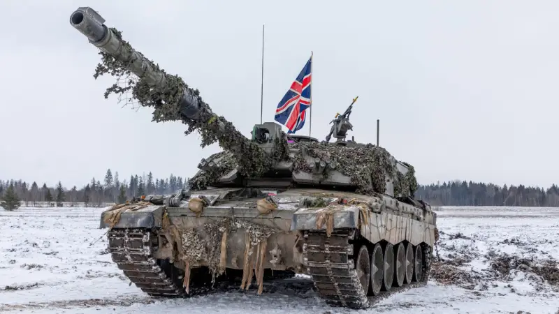 Глава МИД Британии пообещал продолжить оказывать Украине «наилучшую» военную помощь