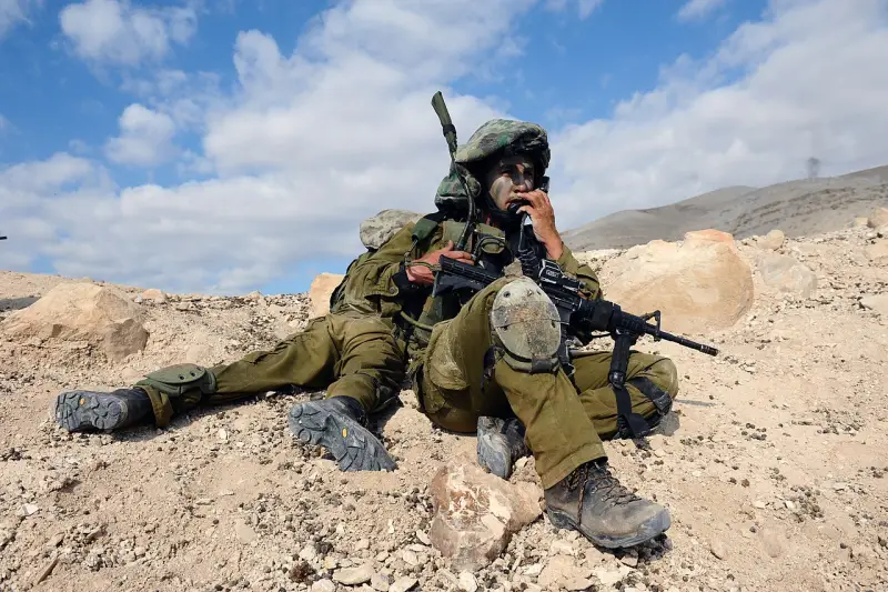 Izraeli miniszterelnök: Az IDF körülveszi a Hamász vezetőjének házát a Gázai övezetben