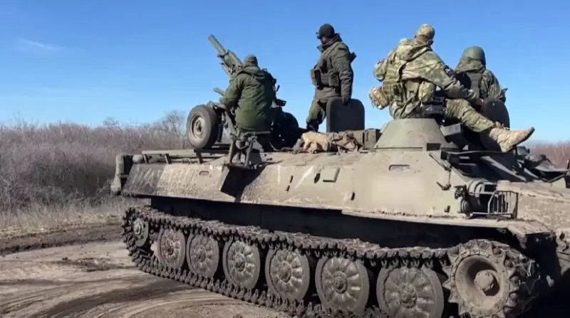 ВС РФ атакуют украинские позиции на Марьинском участке фронта, сосредоточив усилия на штурме населенного пункта Победа