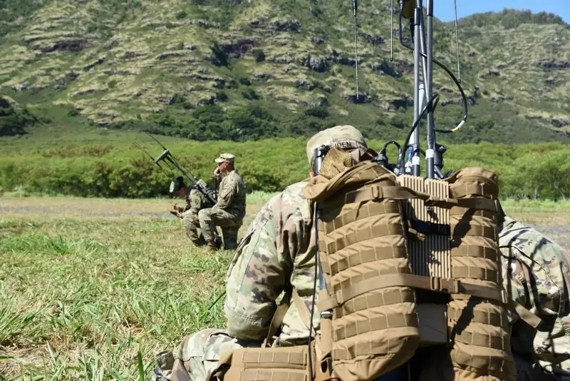 Армия США завершила предварительные испытания портативной системы РЭБ TLS-BCT Manpack