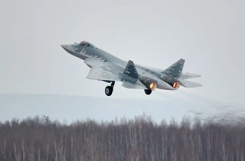 «Под ёлочку»: Российские ВКС получили заключительную в этом году партию истребителей Су-57