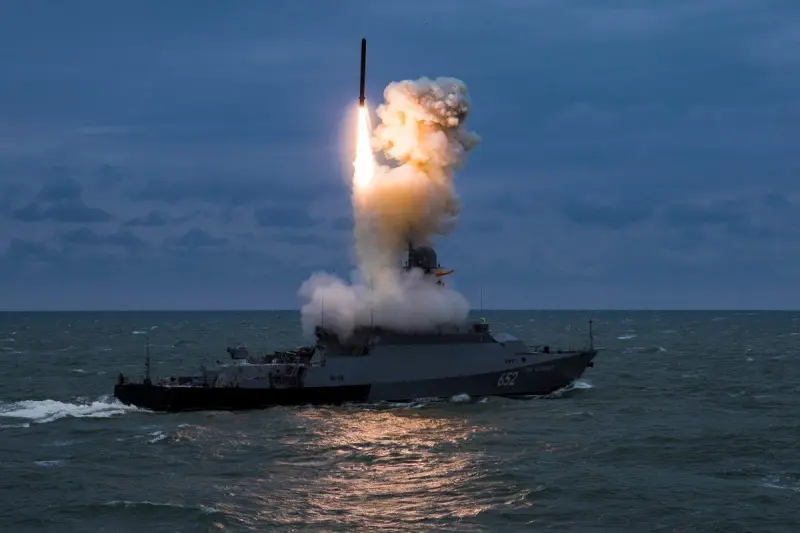 «Общий залп до 16 ракет»: Генштаб ВСУ предупреждает о появлении в Чёрном море сразу трёх российских носителей «Калибров»