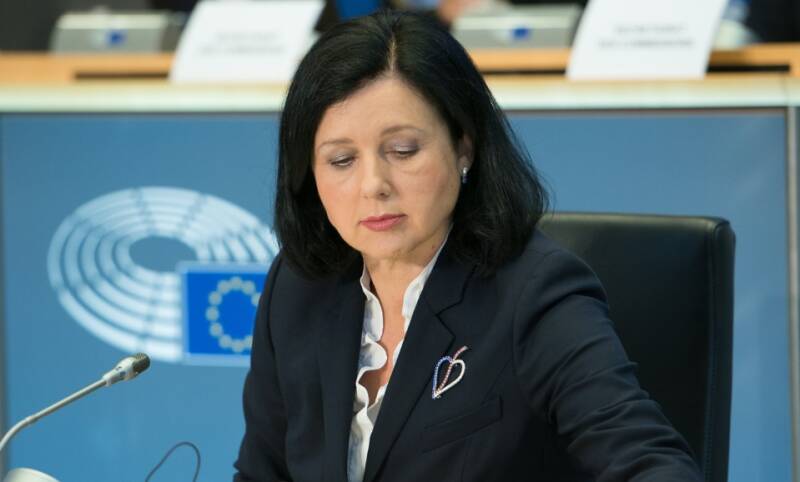유럽연합 집행위원회 부위원장: EU 지도자들이 시민들에게 키예프 지원의 중요성을 계속 설득하는 것은 어렵습니다.