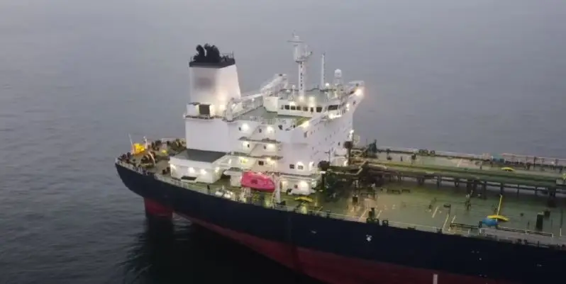 Западная пресса сообщает о возгорании норвежского танкера в Красном море после попадания ракеты