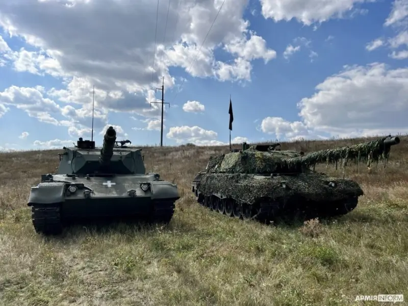 Показаны кадры перемещающихся по грязи колонны из четырех танков Leopard ВСУ на Купянском направлении