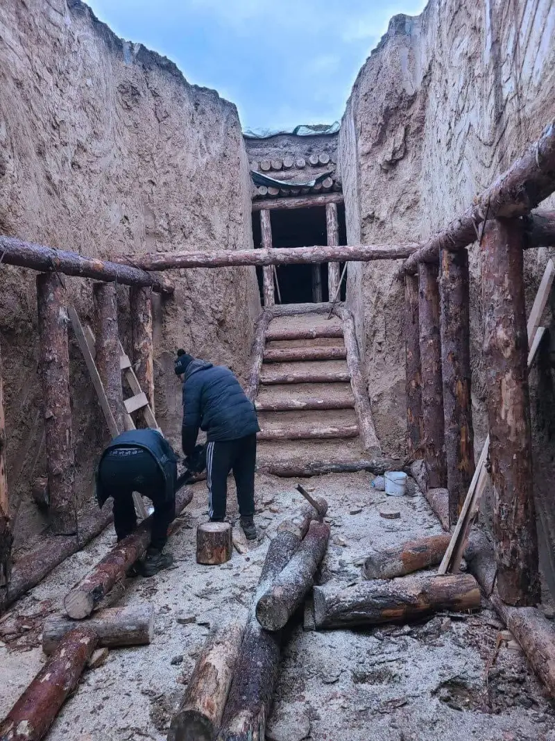 Окопы, брёвна и бетон: украинский Генштаб показал возведение фортификаций