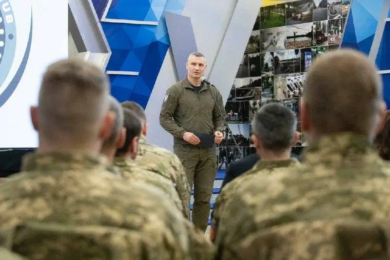 Глава Минобороны Украины прокомментировал слова мэра Киева Кличко об авторитаризме Зеленского