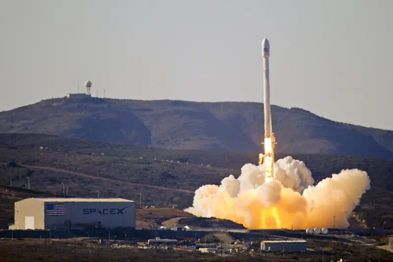 Илон Маск собрался использовать первую ступень ракеты Falcon 9 до 40 раз
