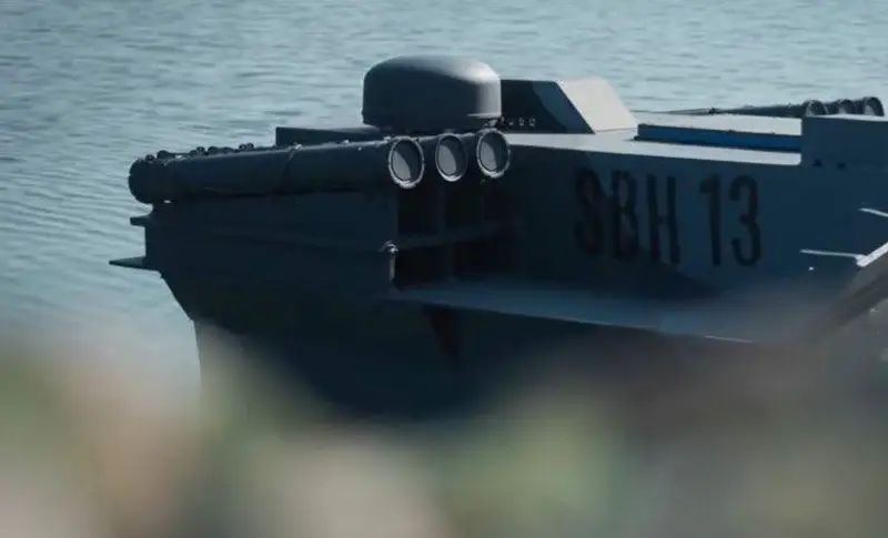 СБУ опубликовала видео, на котором морской дрон ведёт огонь из огнемётной системы якобы по российскому кораблю