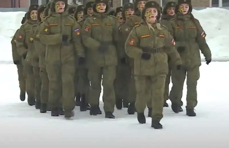 Nichtkombattierende Musik: Was hören Soldatinnen in der Zone des nördlichen Militärbezirks?