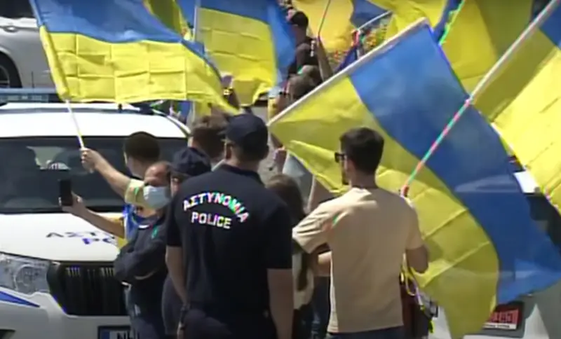 Успевшие выехать в Европу украинские военнообязанные набросились на уклониста, сбежавшего вплавь в Румынию