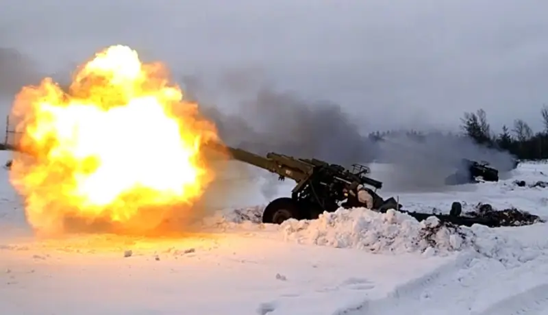 Минобороны РФ опубликовало кадры уничтожения артиллерийским огнем украинских позиций на Донецком направлении