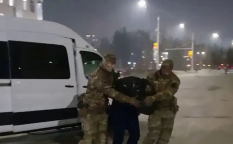 В Новокузнецке задержан пособник киевского режима, переводивший средства на закупку военного снаряжения для ВСУ