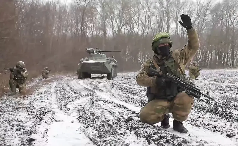 Генерал ВСУ сообщает о значительном увеличении ВС РФ количества штурмовых действий на Донецком направлении
