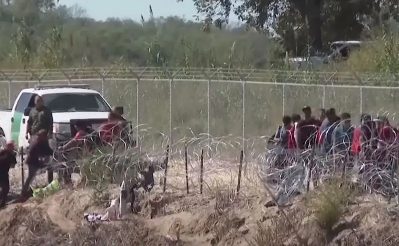 Генпрокуроры 26 штатов США поддержали решение Техаса закрыть границу для незаконных мигрантов