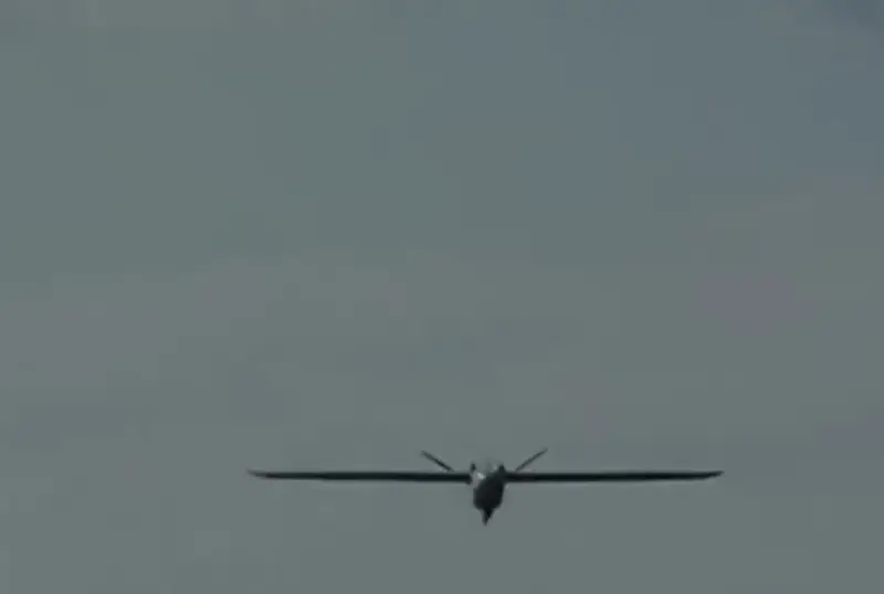 SHOT: украинские дроны, пытаясь атаковать НПЗ в Ярославле, перемещались на предельно малых высотах