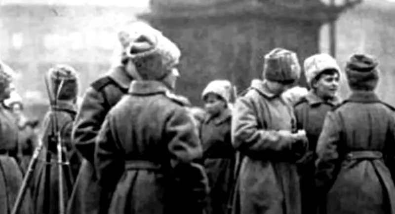 Воспоминания участницы женского «батальона смерти» о том, как в подразделении боролись с воровством