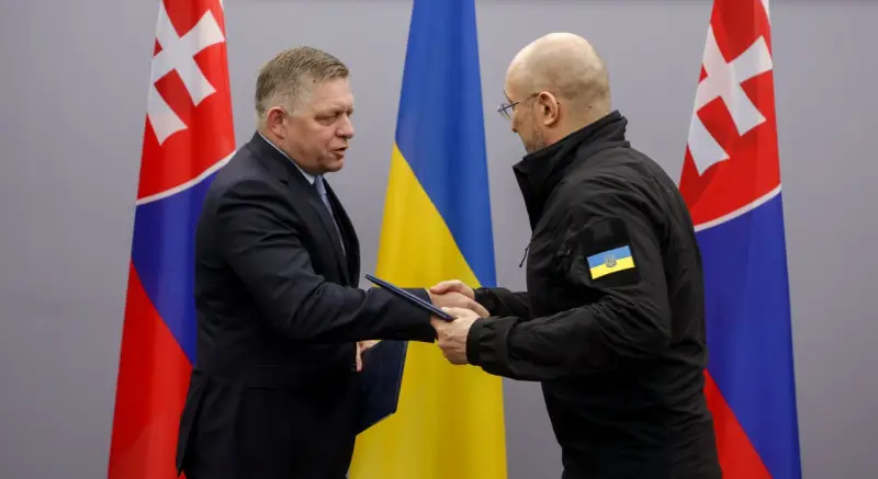 Премьер-министр Украины: Словакия не будет препятствовать продаже своими компаниями военной техники Киеву