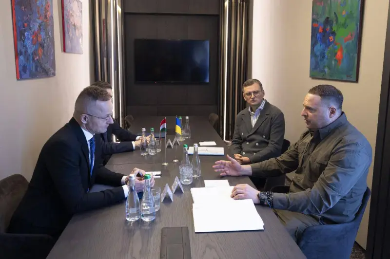 В Ужгороде проходит встреча министров иностранных дел Венгрии и Украины