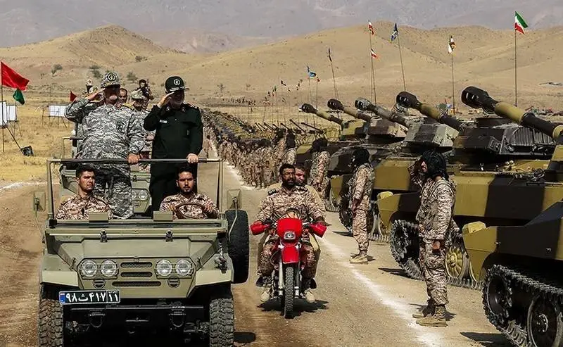 «Мы не ищем войны, но и не боимся её»: командующий КСИР Ирана пообещал США ответить на любые угрозы