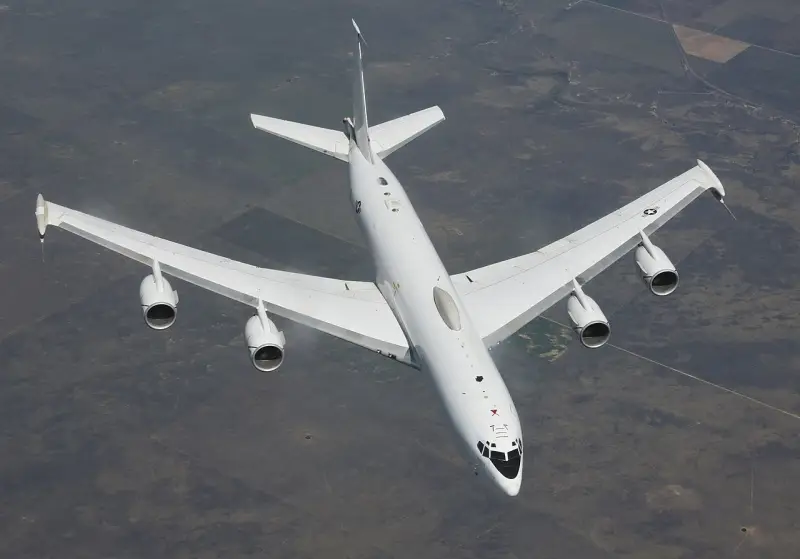 美国陆军 E-6B Mercury 通信和控制飞机