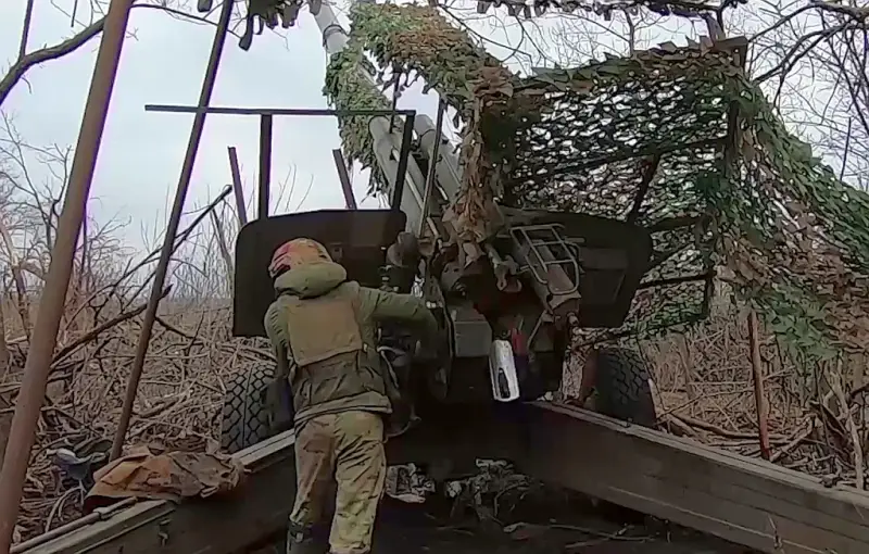 Минобороны РФ: Артиллеристы-десантники уничтожили САУ 2С1 «Гвоздика» ВСУ на правом берегу Днепра