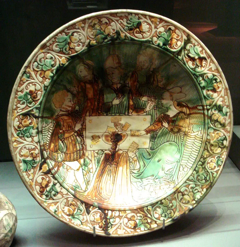 Итальянская тарелка XV века, изображающая игроков в карты