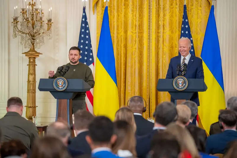 Bloomberg: В Белом доме обсудили с представителями ВПК США производство оружия для Украины